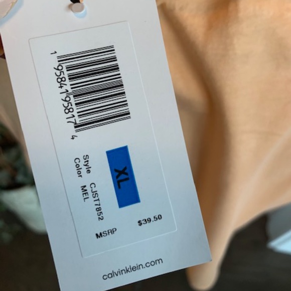 CK Calvin Klein Cropped MuscleTank - Picture 9 of 12